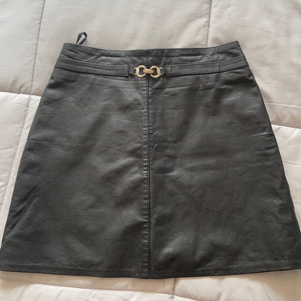 Real leather vintage skirt.